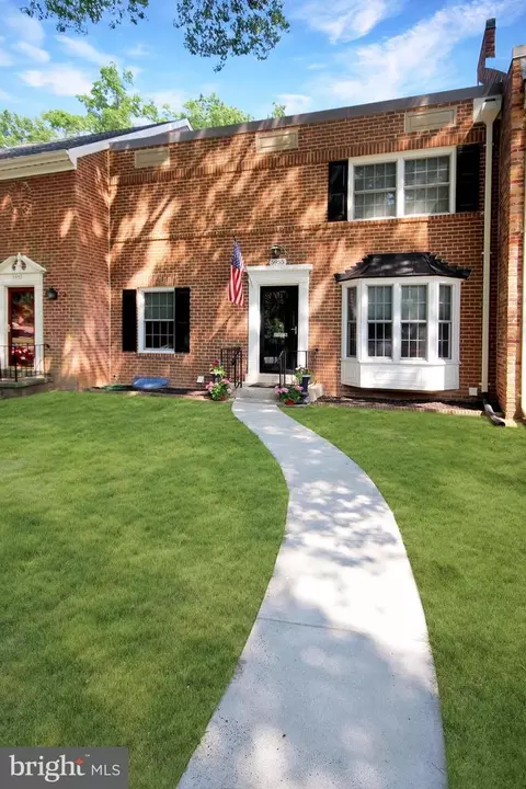 5955 Queenston St, Springfield, VA 22152 photo 7
