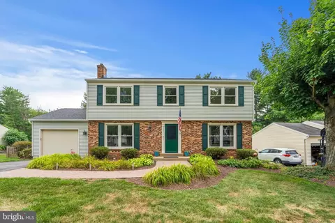 2621 Bastian Ln, Herndon, VA 20171