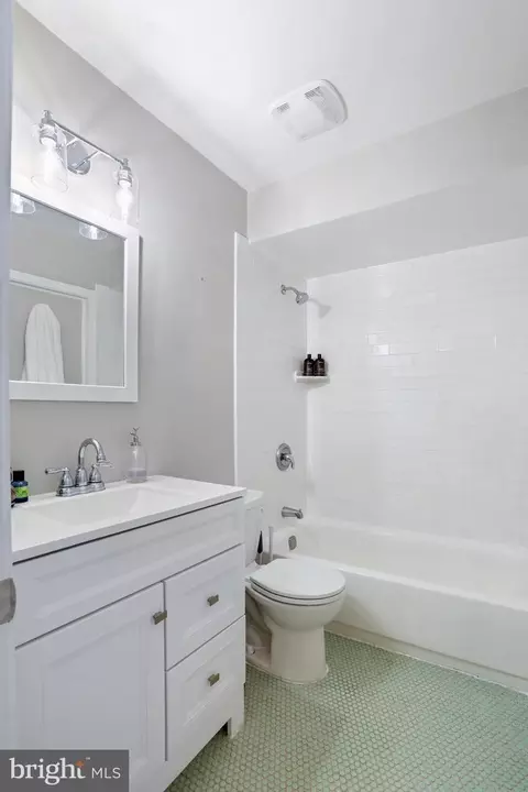 8427 Penshurst Dr #596, Springfield, VA 22152 photo 19