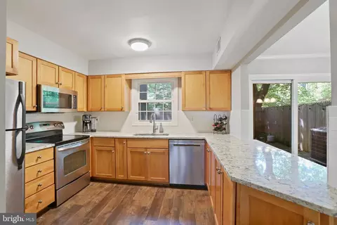 8427 Penshurst Dr #596, Springfield, VA 22152 photo 7