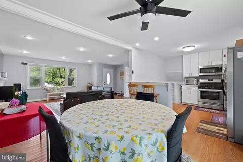 7422 Flora St, Springfield, VA 22150 photo 14