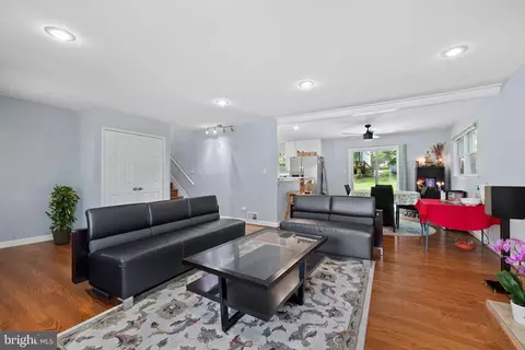 7422 Flora St, Springfield, VA 22150 photo 11
