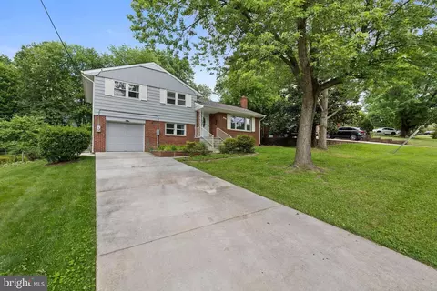 7422 Flora St, Springfield, VA 22150 photo 3