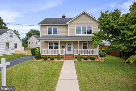 6805 Barrett Rd, Falls Church, VA 22042