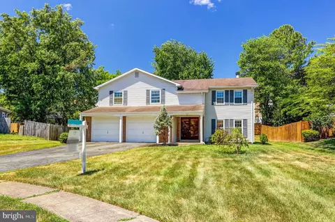 1305 Lopp Ct, Herndon, VA 20170