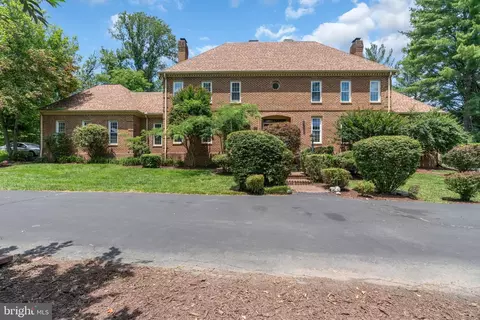 11400 Quailwood Manor Dr, Fairfax Station, VA 22039