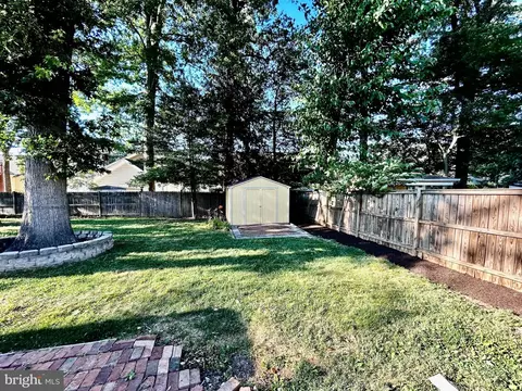 7211 Halifax Pl, Springfield, VA 22150 photo 5