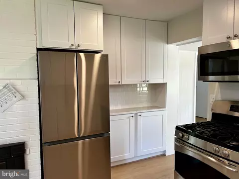 7211 Halifax Pl, Springfield, VA 22150 photo 13