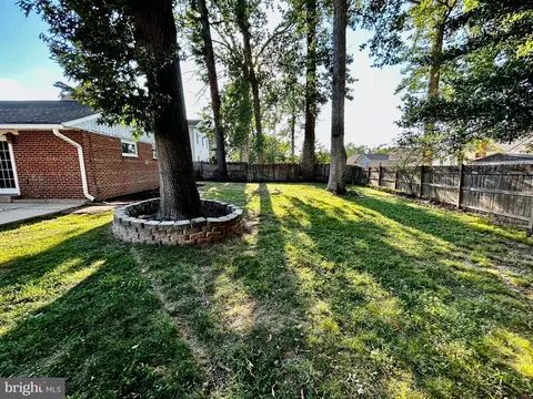 7211 Halifax Pl, Springfield, VA 22150 photo 9