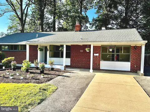 7211 Halifax Pl, Springfield, VA 22150 photo 2
