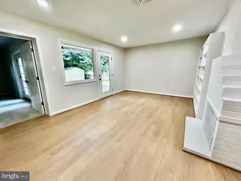 7211 Halifax Pl, Springfield, VA 22150 photo 16