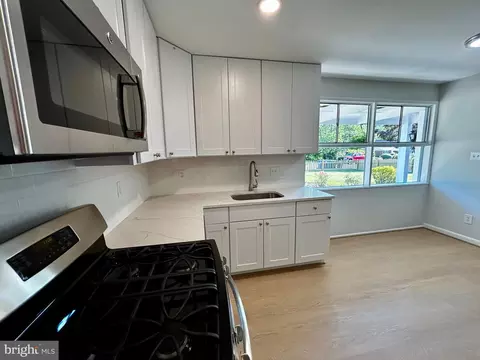 7211 Halifax Pl, Springfield, VA 22150 photo 14