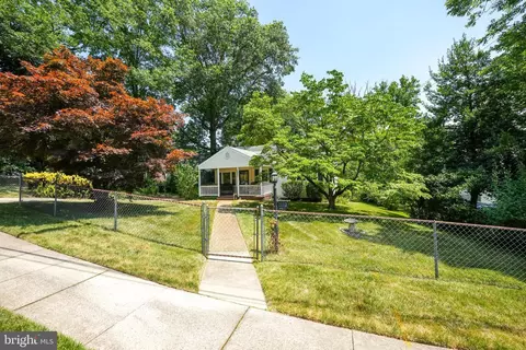 2003 Dexter Dr, Falls Church, VA 22043