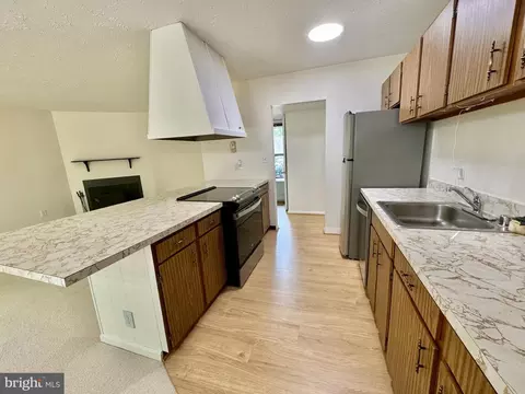 11412 Turnmill Ln, Reston, VA 20191 photo 8