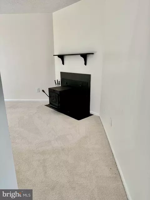 11412 Turnmill Ln, Reston, VA 20191 photo 3