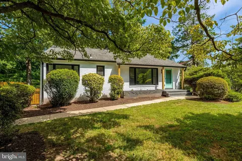 2539 Gallows Rd, Dunn Loring, VA 22027