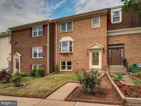 13802 Newport Ln, Chantilly, VA 20151