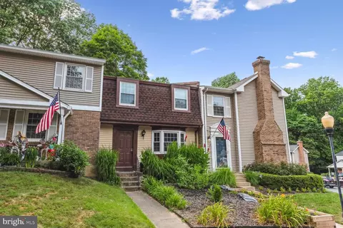 10922 Harpers Square Ct, Reston, VA 20191