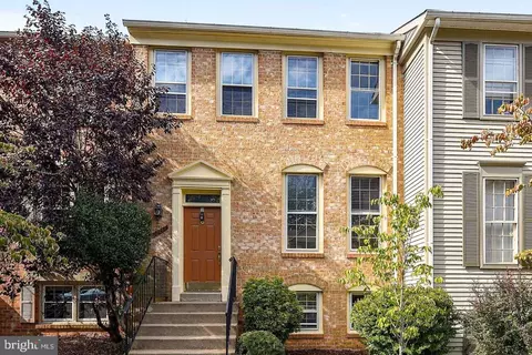 12211 Apple Orchard Ct, Fairfax, VA 22033