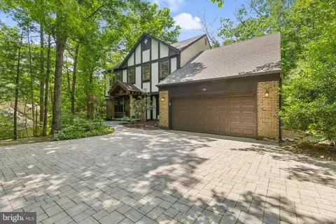 1865 Post Oak Trl, Reston, VA 20191 photo 2