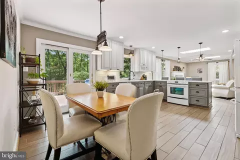 1865 Post Oak Trl, Reston, VA 20191 photo 9