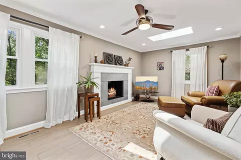 1865 Post Oak Trl, Reston, VA 20191 photo 13