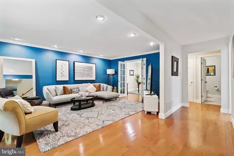 1865 Post Oak Trl, Reston, VA 20191 photo 3