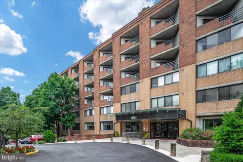 1951 Sagewood Ln #LC4, Reston, VA 20191