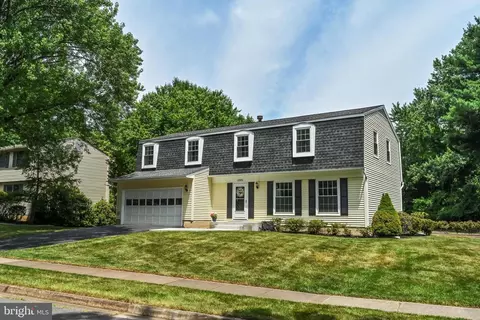 12802 Kettering Dr, Herndon, VA 20171