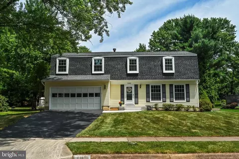 12802 Kettering Dr, Herndon, VA 20171 photo 3
