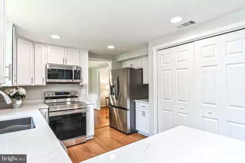 12802 Kettering Dr, Herndon, VA 20171 photo 14