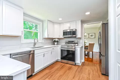 12802 Kettering Dr, Herndon, VA 20171 photo 13