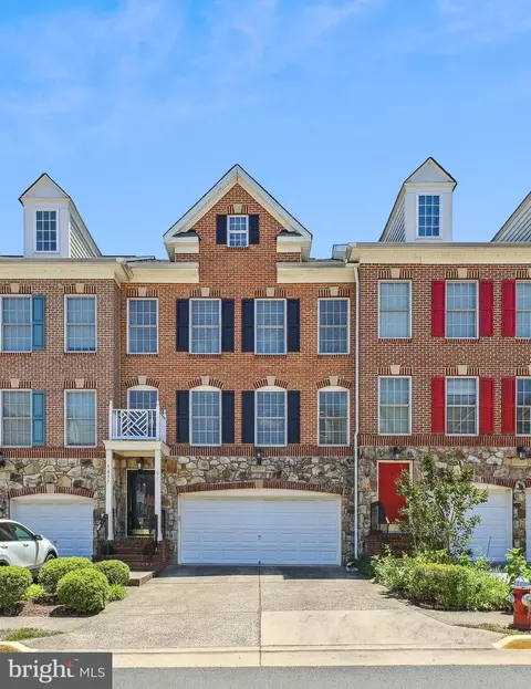 4637 Hummingbird Ln, Fairfax, VA 22033