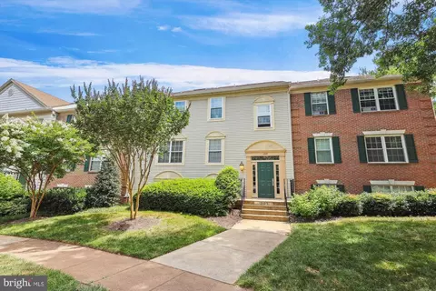 12109 Greenway Ct #201, Fairfax, VA 22033