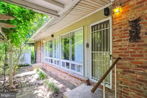7416 Annanwood Ct, Annandale, VA 22003