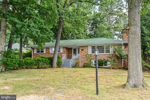 5930 6th St, Falls Church, VA 22041