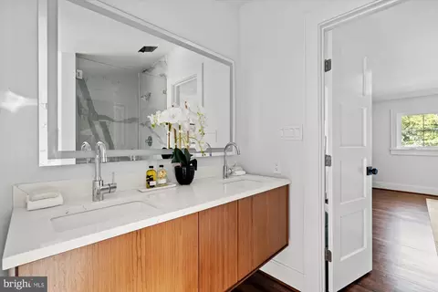 8315 Cedardale Dr, Alexandria, VA 22308 photo 34