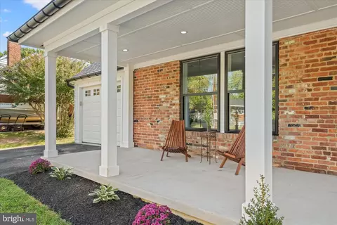 8315 Cedardale Dr, Alexandria, VA 22308 photo 4