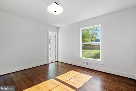 8315 Cedardale Dr, Alexandria, VA 22308 photo 39