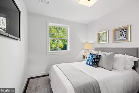 8315 Cedardale Dr, Alexandria, VA 22308 photo 50