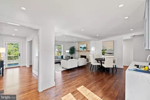 8315 Cedardale Dr, Alexandria, VA 22308 photo 10
