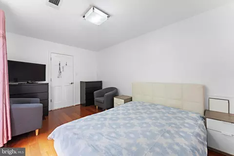 Bedroom - 1341 Kirby Rd, Mclean, VA 22101 photo 5 of 5