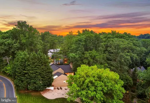 View/Area - 1341 Kirby Rd, Mclean, VA 22101 photo 1 of 3