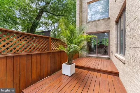 Exterior - 1341 Kirby Rd, Mclean, VA 22101 photo 20 of 21