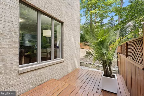 Exterior - 1341 Kirby Rd, Mclean, VA 22101 photo 19 of 21