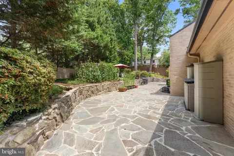 Exterior - 1341 Kirby Rd, Mclean, VA 22101 photo 13 of 21