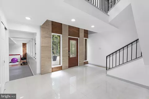 Entry Way - 1341 Kirby Rd, Mclean, VA 22101 photo 1 of 10