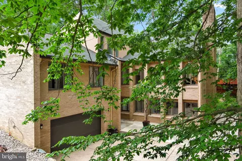 Exterior - 1341 Kirby Rd, Mclean, VA 22101 photo 2 of 21