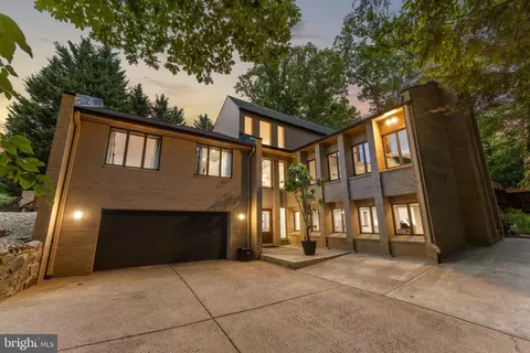 Exterior - 1341 Kirby Rd, Mclean, VA 22101 photo 9 of 21