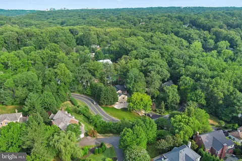 View/Area - 1341 Kirby Rd, Mclean, VA 22101 photo 2 of 3